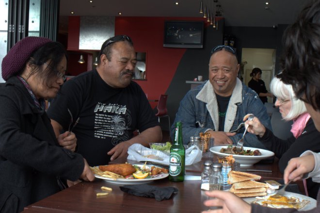 Liza, Bill, Wati in Hamilton